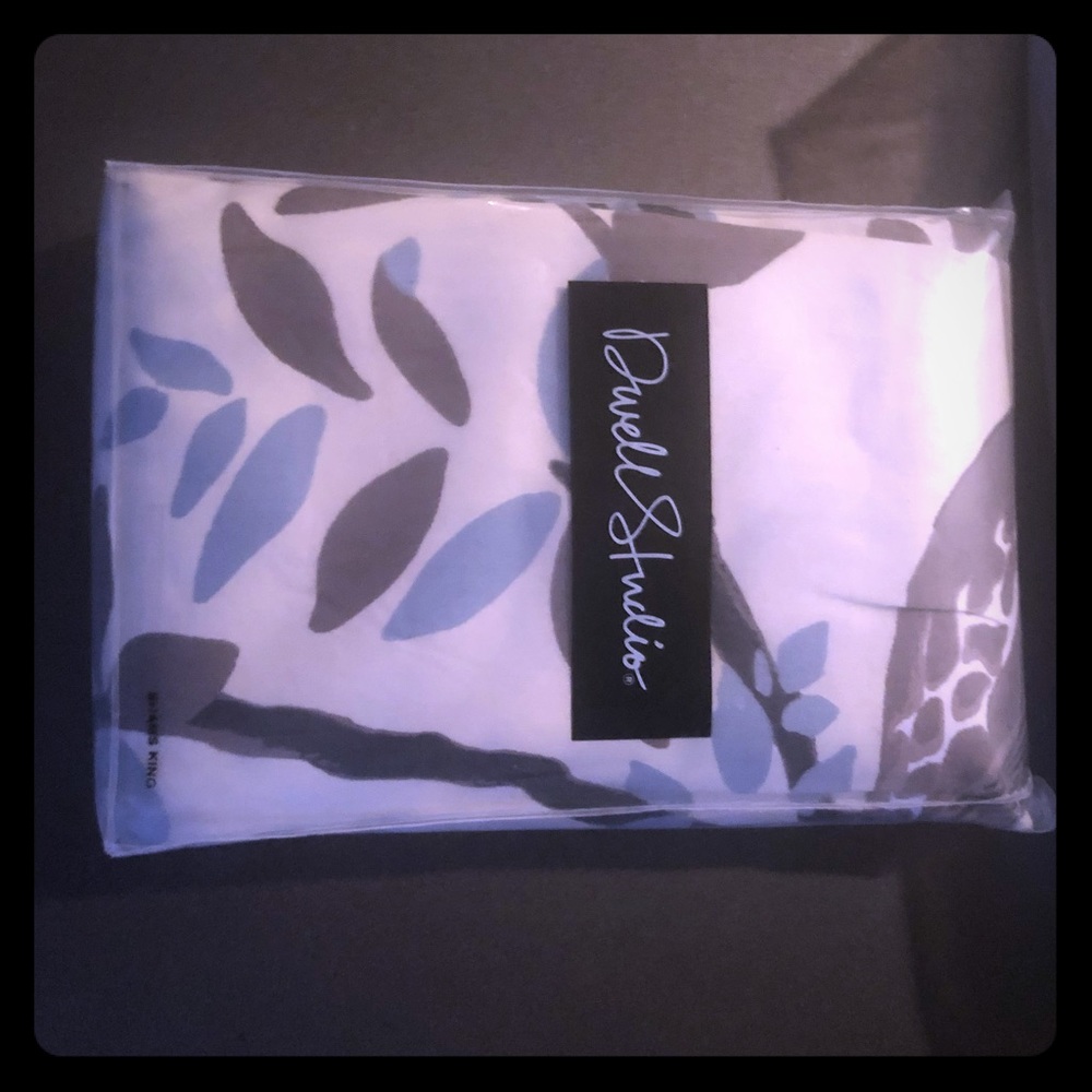 Dwell studio king size duvet 2 king size shams